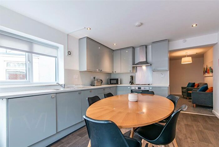 5 Bedroom Property To Rent In Trafalgar Road, Beeston, NG9