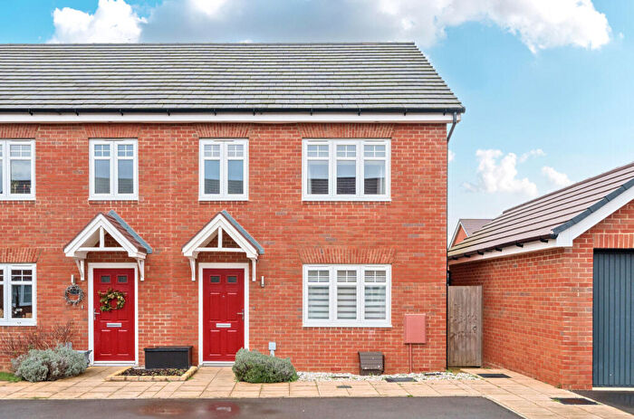 3 Bedroom End Of Terrace House For Sale In Barley Close, Cam, Dursley, GL11