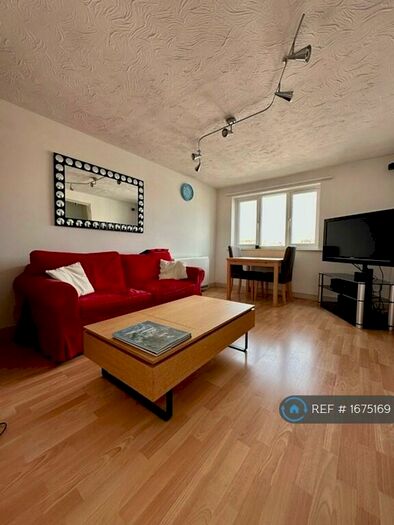 1 Bedroom Flat To Rent In Transom Close, London, SE16