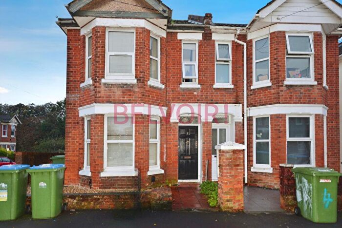 5 Bedroom Semi Detached House To Rent In Burlington Road, Polygon, Southampton, SO15