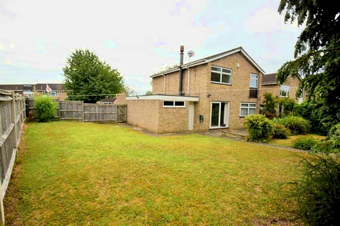3 Bedroom Detached House To Rent In Framlingham Drive, Caversham, Reading, RG4