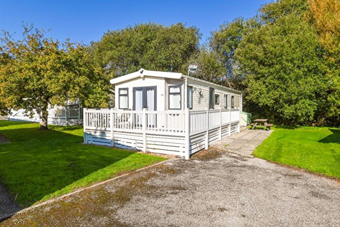 3 Bedroom Park Home For Sale In Shorefield, Shorefield Country Park, Downton, Hampshire, SO41