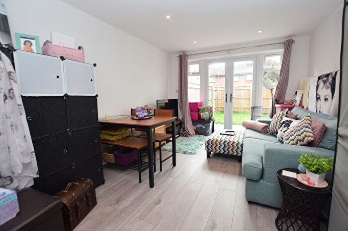 2 Bedroom End Of Terrace House To Rent In Axtell Close, Kidlington, OX5