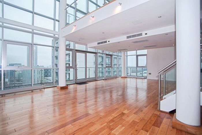 3 Bedroom Penthouse For Sale In Clowes Street, Salford, M3