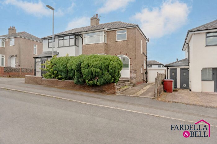 3 Bedroom Semi-Detached House For Sale In Ennerdale Road, Burnley, BB10