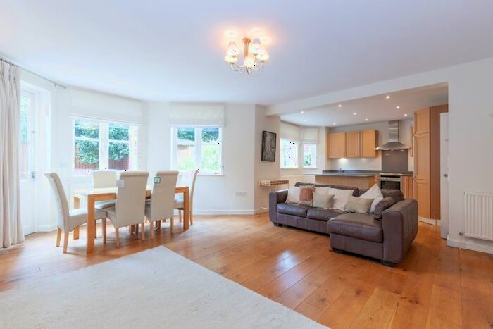 2 Bedroom Flat To Rent In Staverton Road, Oxford, OX2