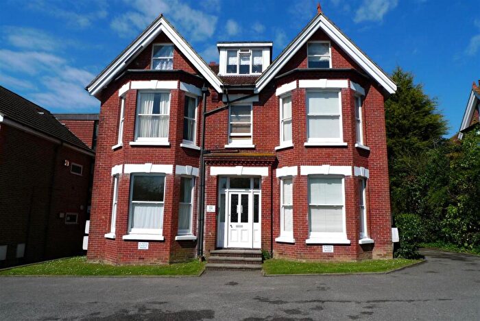 1 Bedroom Flat To Rent In Hazelgrove Road, Haywards Heath, RH16