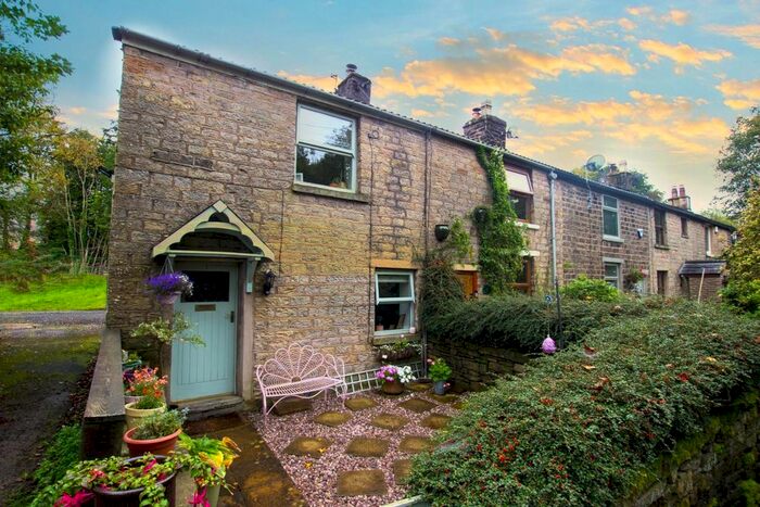 2 Bedroom Cottage To Rent In Clough Street, Darwen, BB3