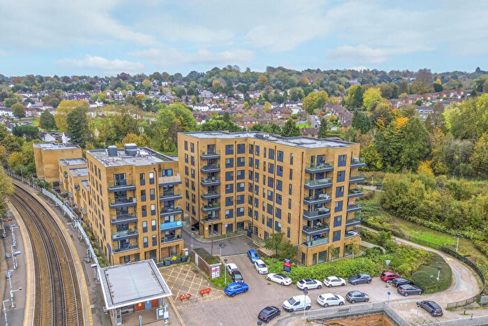2 Bedroom Apartment For Sale In Leaden Hill, Coulsdon, CR5