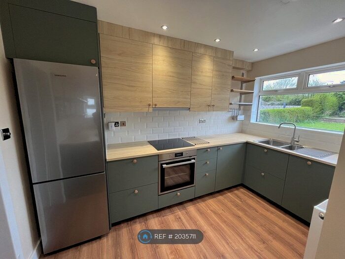 3 Bedroom Semi-Detached House To Rent In Leinster Avenue, Bristol, BS4