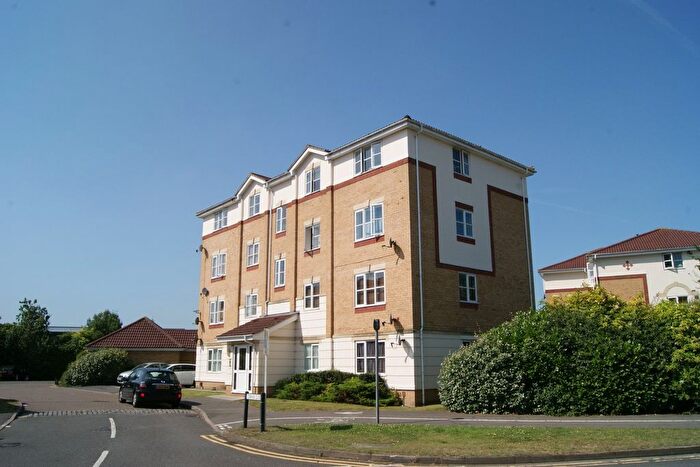 2 Bedroom Flat To Rent In Cobham Close, Cippenham, SL1