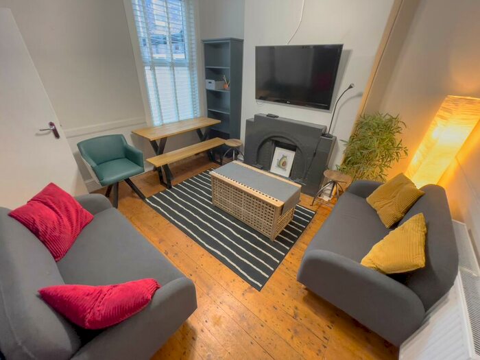 3 Bedroom Terraced House To Rent In Albany Road, L7