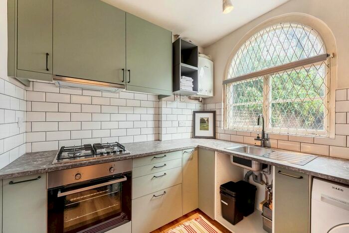 1 Bedroom Flat To Rent In Brixton Road, London, SW9