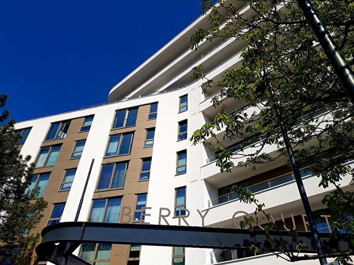 1 Bedroom Apartment To Rent In St. Peters Road, Bournemouth, Dorset, BH1