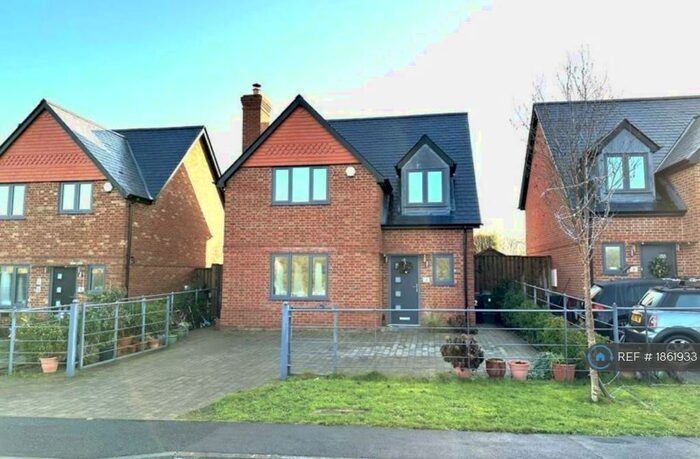 3 Bedroom Detached House To Rent In Lopcombe Place, Wash Water, Newbury, RG20