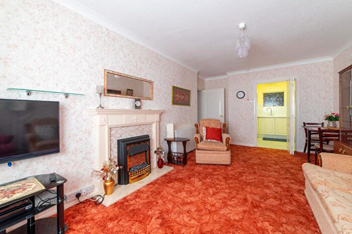 1 Bedroom Apartment For Sale In Green Lane, The Fountains Green Lane, L39