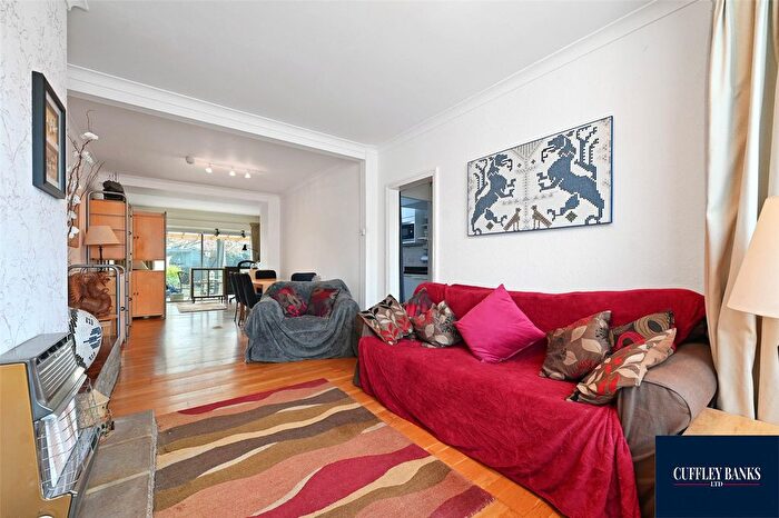 3 Bedroom Terraced House For Sale In George V Way, Perivale, Middlesex, UB6