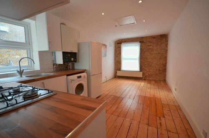 3 Bedroom Flat To Rent In Herbert Road, Woolwich, SE18