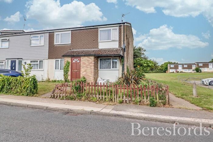 3 Bedroom End Of Terrace House For Sale In Goldingham Drive, Braintree, CM7