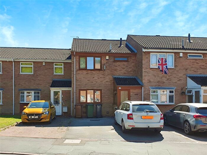 3 Bedroom Semi-Detached House To Rent In Dorchester Road, Willenhall, West Midlands, WV12