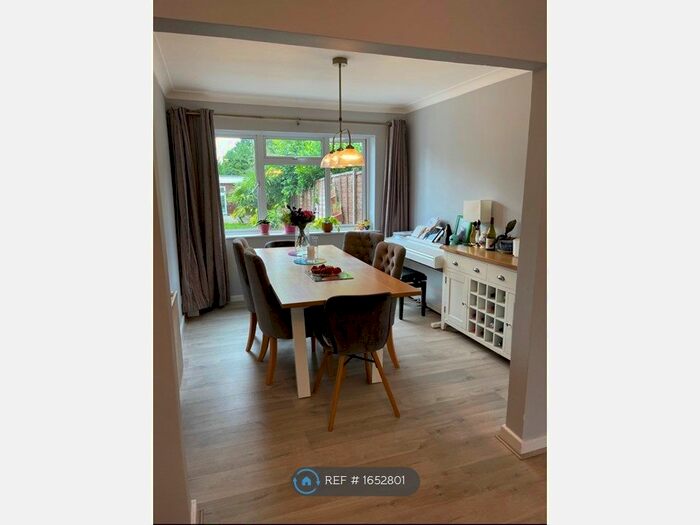 3 Bedroom Semi-Detached House To Rent In Windsor Drive, Orpington, BR6