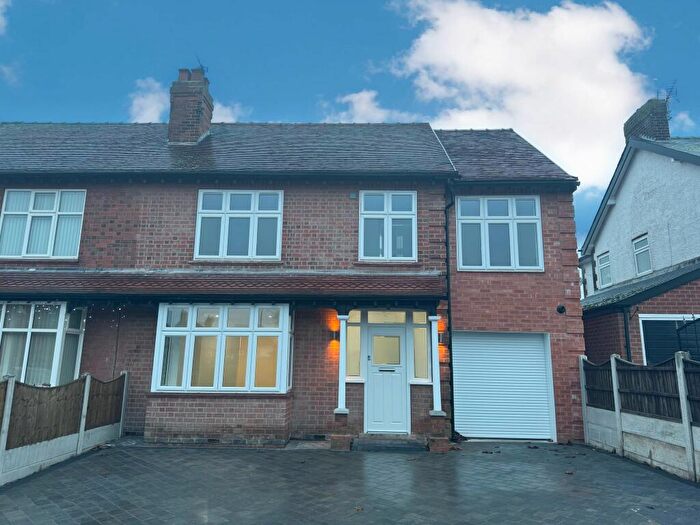 5 Bedroom House To Rent In Park Drive, Hucknall, Nottingham, NG15