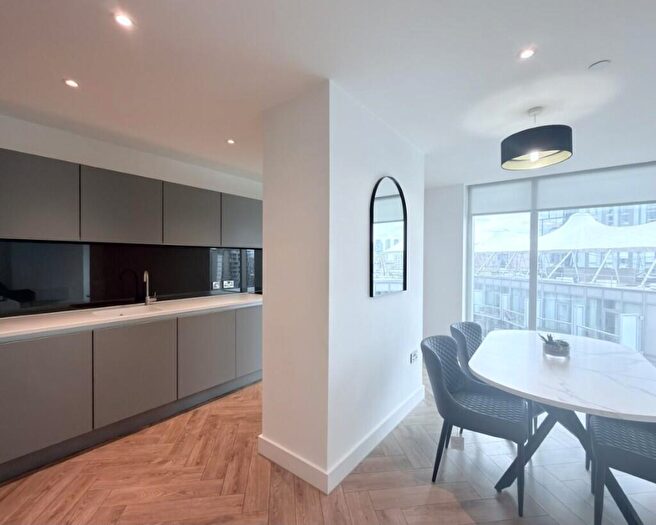 3 Bedroom Flat To Rent In Anaconda Cut, Greengate, M3