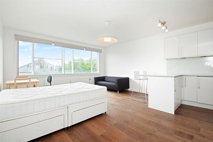Studio To Rent In Belsize Grove, London, NW3