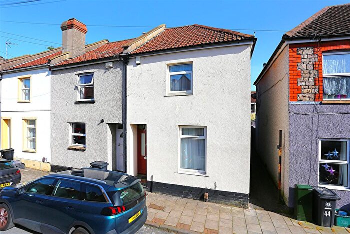 2 Bedroom Property For Sale In Bradley Crescent, Shirehampton, BS11