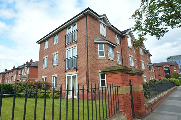 2 Bedroom Apartment To Rent In Ashfield House, Sale, M33