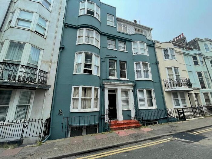 2 Bedroom Flat To Rent In Broad Street, Brighton, East Sussex, BN2