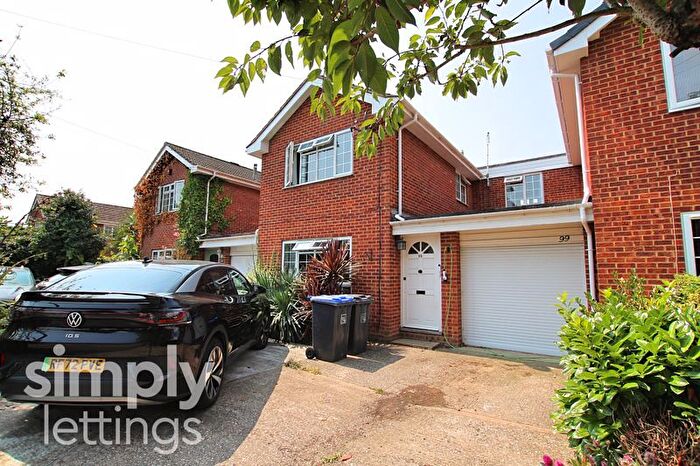 3 Bedroom Property To Rent In Ashacre Lane, Worthing, BN13
