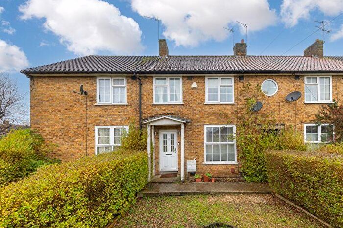 3 Bedroom Terraced House For Sale In Gainswood, Welwyn Garden City, AL7