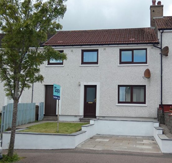 3 Bedroom Terraced House For Sale In Heathryfold Circle, Aberdeen, AB16