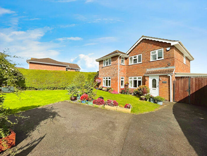5 Bedroom Detached House For Sale In Millers Drive, North Common, Bristol, South Gloucestershire, BS30