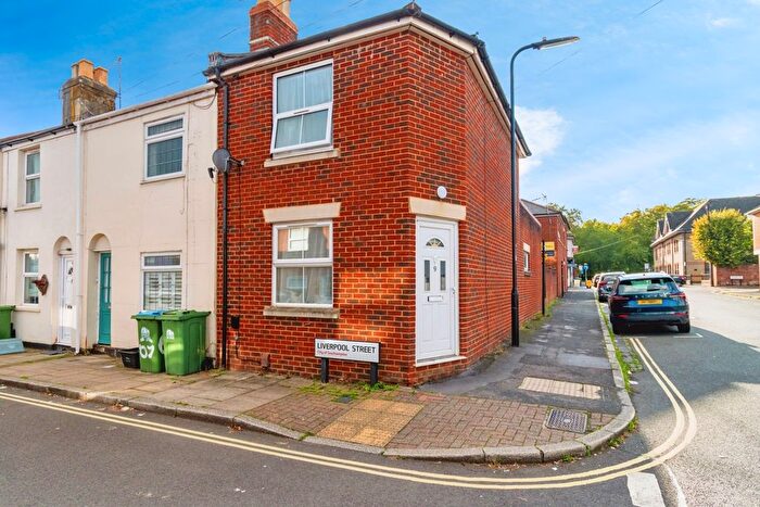 2 Bedroom End Of Terrace House For Sale In Middle Street, Southampton, Hampshire, SO14