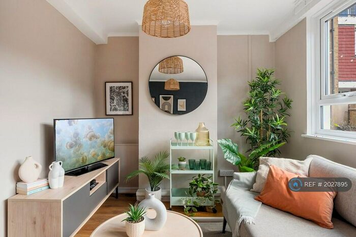 3 Bedroom Maisonette To Rent In Lever Court, London, E9