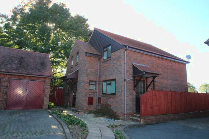 3 Bedroom Detached House To Rent In Paddock Close - Sixpenny Handley, SP5