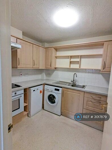 2 Bedroom Flat To Rent In Turing Drive, Bracknell, RG12