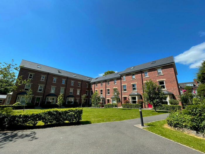 3 Bedroom Apartment To Rent In Cardigan Road, Leeds, LS6