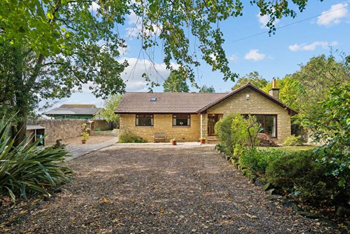 3 Bedroom Bungalow For Sale In Main Road, Cardross, Dumbarton, G82