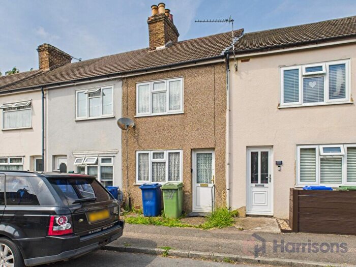 3 Bedroom Terraced House For Sale In Shortlands Road, Sittingbourne, ME10