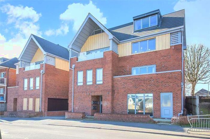 2 Bedroom Apartment To Rent In Emerson Court, 200 Coulsdon Road, Caterham, Surrey, CR3