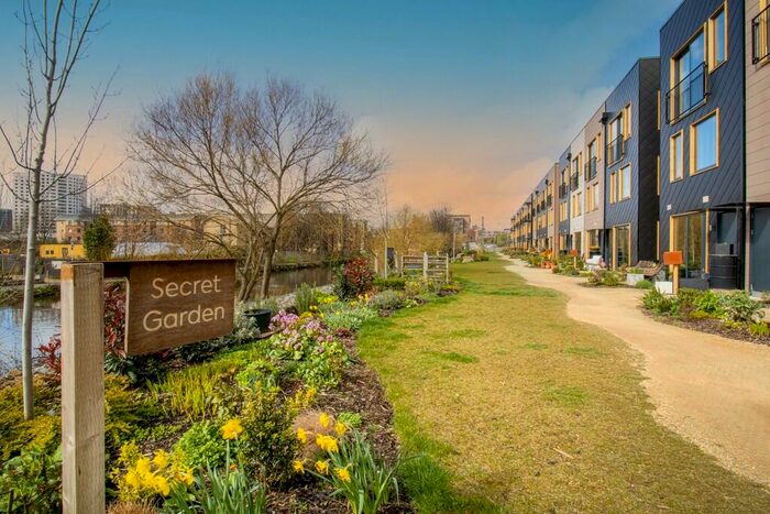 4 Bedroom Town House To Rent In Secret Gardens, Leeds, LS9