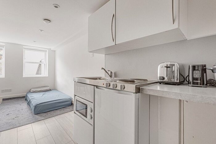 Studio To Rent In Shillington Old School, Este Road, SW11