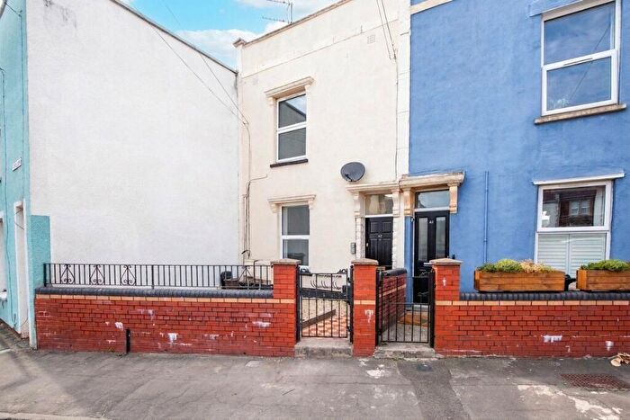 1 Bedroom Apartment For Sale In Sandbed Road, Bristol, BS2