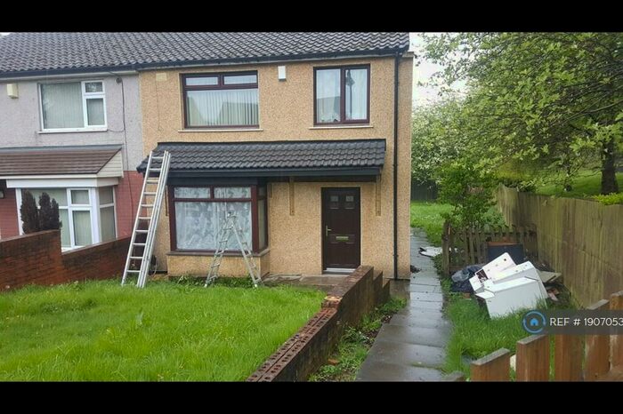 3 Bedroom Semi-Detached House To Rent In Haslemere Close, Bradford, BD4