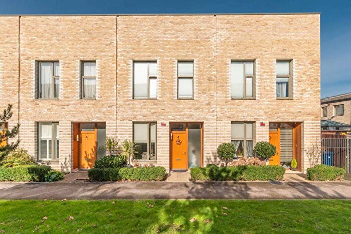 3 Bedroom Maisonette To Rent In Fry Lane, Edgware, HA8