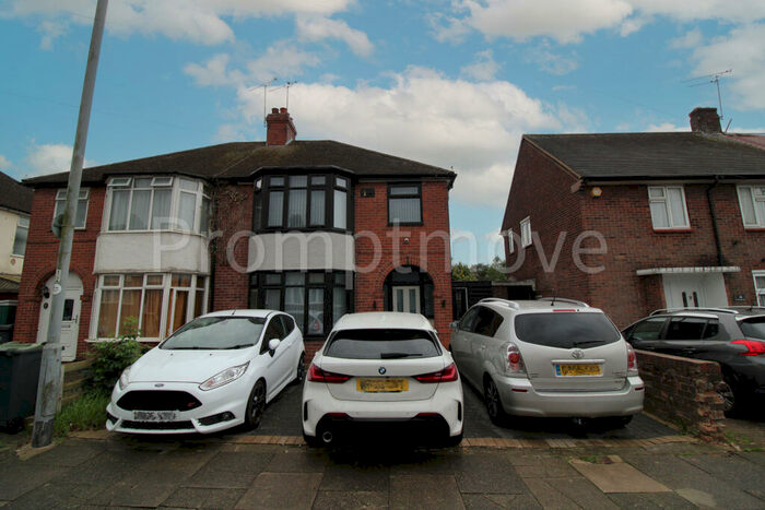 Studio To Rent In Clevedon Road Luton, LU2