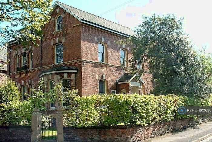 2 Bedroom Flat To Rent In Linnet Lane, Liverpool, L17